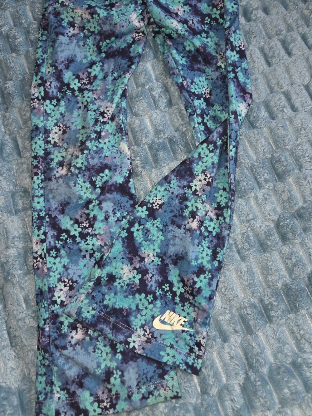 Girls nike legging pants size 6X ( 6-7 years)